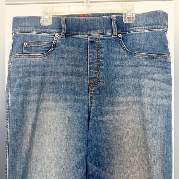 Spanx SPANXshape™ EveryWear Straight Leg Jeans Vintage Indigo - Picture 5 of 9